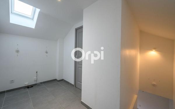 Maison à vendre    2 pièces •  Fenain