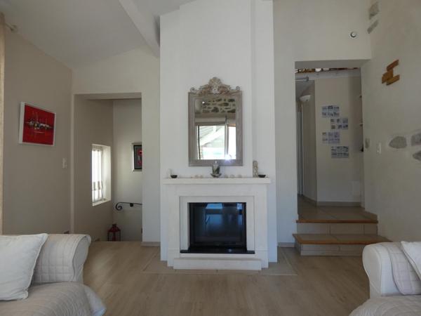 Charmante maison de village en pierre T4 de 85m² avec grange attenante et jardin de 100m²