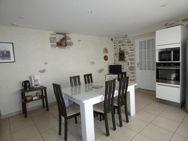 Charmante maison de village en pierre T4 de 85m² avec grange attenante et jardin de 100m²