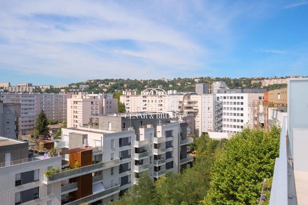 Lyon 7 -Appartement de 76 m² – 2 chamnbres – terrasses – garage