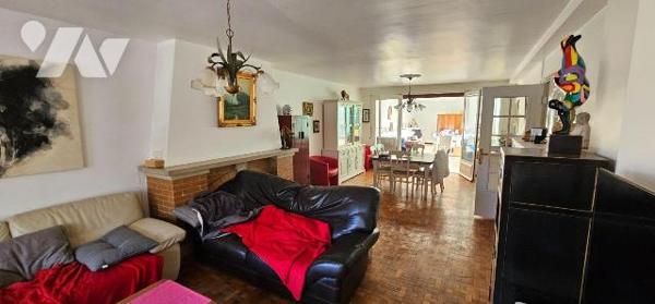 DUNKERQUE CENTRE
Appartement au 1er étage avec une belle terrasse de 65 m².
Belle entrée carr...