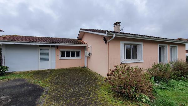 Maison de 98m2 à vendre avec 3 chambres et bureau à Hagetmau Maison de 98m2 à vendre avec 3 chambres et bureau à Hagetmau
