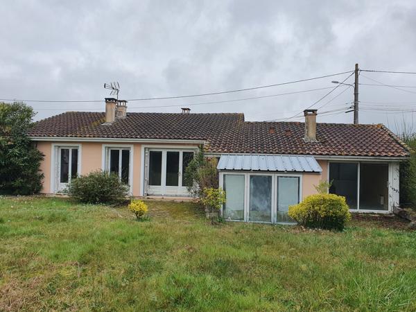 Maison de 98m2 à vendre avec 3 chambres et bureau à Hagetmau Maison de 98m2 à vendre avec 3 chambres et bureau à Hagetmau