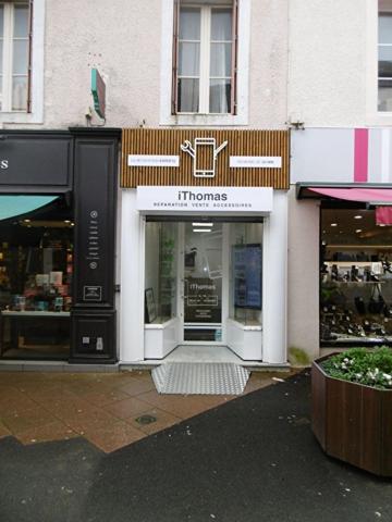 A LOUER CENTRE-VILLE DE CHALLANS LOCAL COMMERCIAL