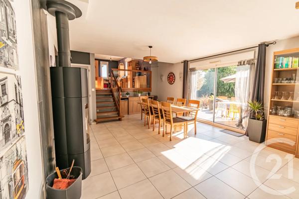 Maison à vendre  8 pièces - 178 m 2   LAVAL  - 53