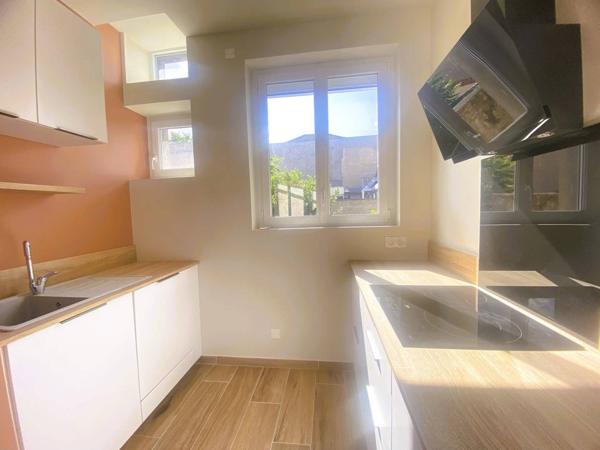 03200 VICHY - MAISON DE VILLE 3 PIÈCES AVEC PATIO ET GARAGE