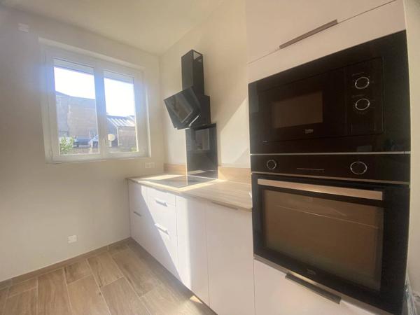 03200 VICHY - MAISON DE VILLE 3 PIÈCES AVEC PATIO ET GARAGE