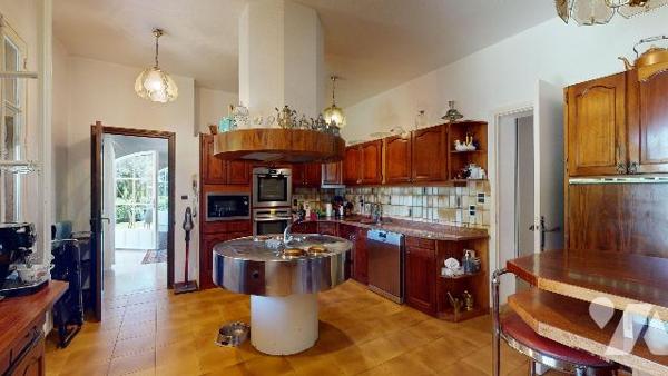 Propriété prestige de 11 pièces cadre exceptionnel  Route Cézanne  LE THOLONET - AIX EN PROVENCE