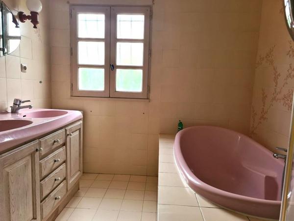 Maison à Saint-Georges-des-Coteaux 4 chambres de 123 m2