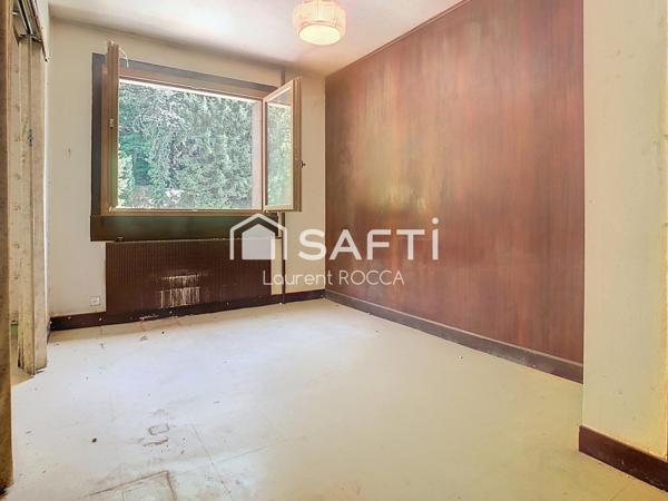 Appartement type T1 centre Moutiers à  renover