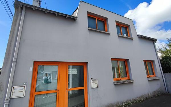 Immeuble à vendre    300 m2 Saint-Nazaire