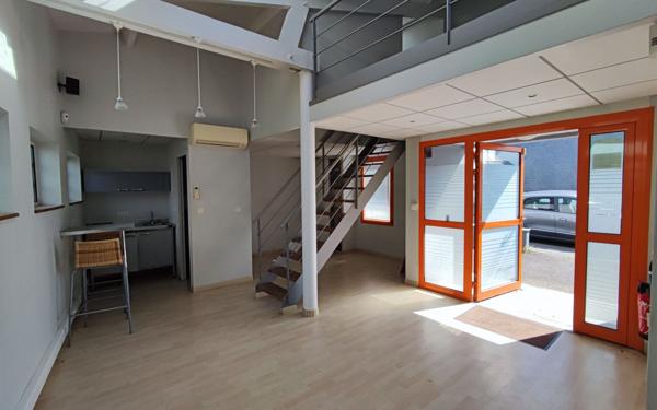 Immeuble à vendre    300 m2 Saint-Nazaire
