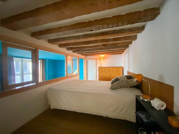ARCHITECTURE ATYPIQUE- 1700 -Appartement avec terrasse - Bordeaux