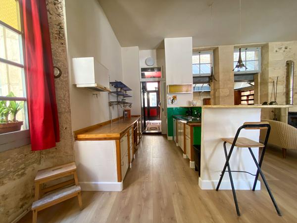ARCHITECTURE ATYPIQUE- 1700 -Appartement avec terrasse - Bordeaux