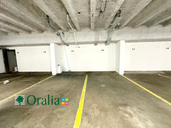 Parking · Location Bordeaux (33000)