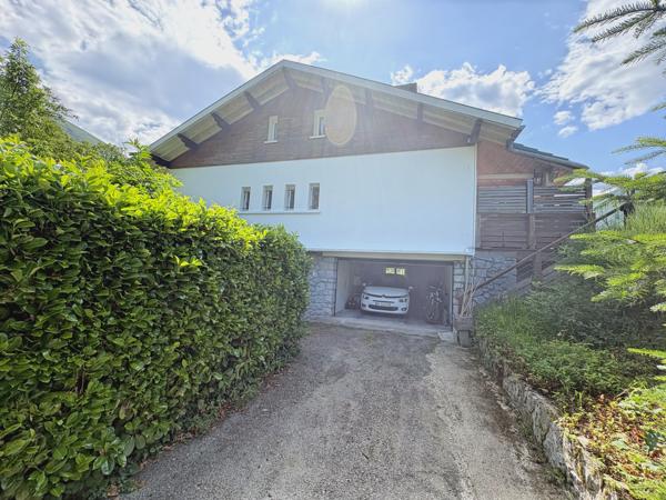 Vue panoramique sur les Pyrénées – Maison familiale avec jardin et sous-sol complet