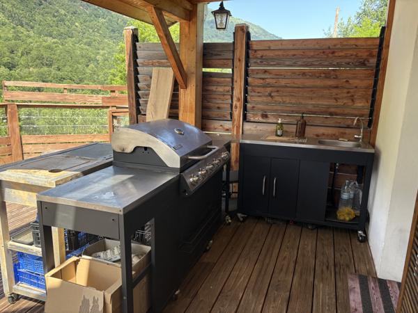 Vue panoramique sur les Pyrénées – Maison familiale avec jardin et sous-sol complet