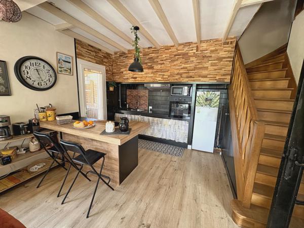 Vue panoramique sur les Pyrénées – Maison familiale avec jardin et sous-sol complet