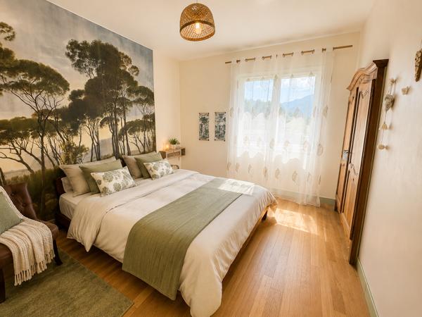 Vue panoramique sur les Pyrénées – Maison familiale avec jardin et sous-sol complet