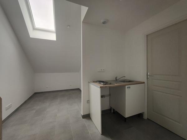 TRES BEL APPARTEMENT DE 40 M² REFAIT A NEUF CLASSE C, AVEC FAIBLES CHARGES, A 150 METRES DE L'EGLISE Méru (60110)