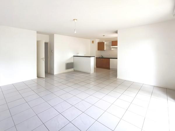 Location appartement 3 pièces 61 m² Cavignac