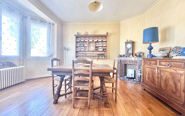 Maison à vendre    7 pièces • 180 m2 Mainvilliers