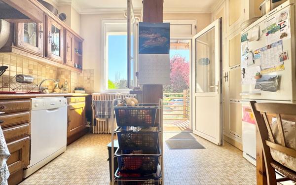 Maison à vendre    7 pièces • 180 m2 Mainvilliers