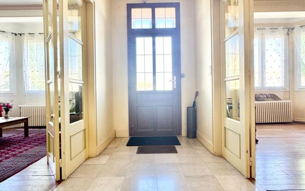 Maison à vendre    7 pièces • 180 m2 Mainvilliers