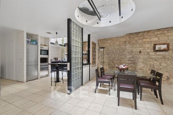 Paris V- Duplex comme une maison au calme absolu