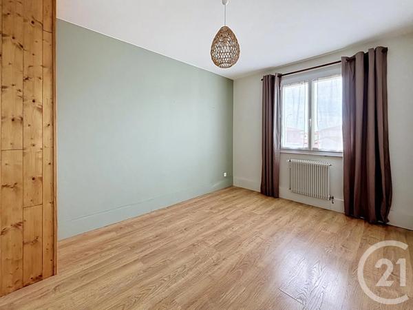 Maison à vendre  4 pièces - 88 m 2   CHATEAUGAY  - 63