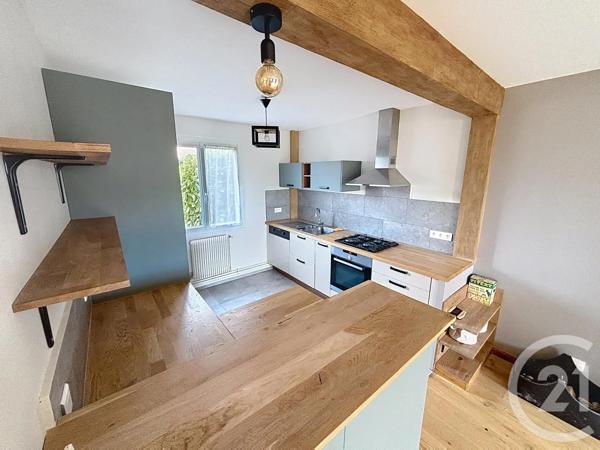 Maison à vendre  4 pièces - 88 m 2   CHATEAUGAY  - 63