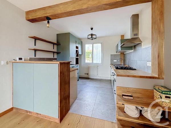Maison à vendre  4 pièces - 88 m 2   CHATEAUGAY  - 63