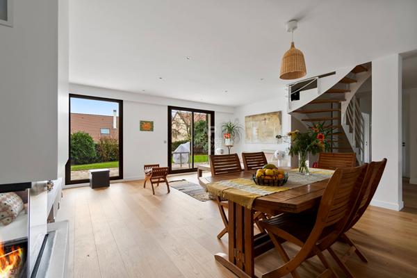 Maison Saint Germain En Laye 8 pièce(s) 170 m2 €1 242 000 ** - Référence 17938