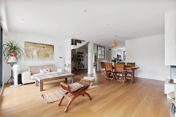 Maison Saint Germain En Laye 8 pièce(s) 170 m2 €1 242 000 ** - Référence 17938