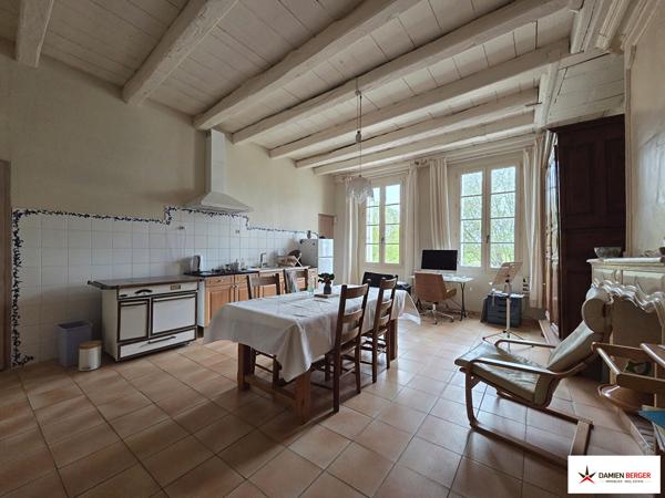 Maison de caractère avec vue. Tonnay charente