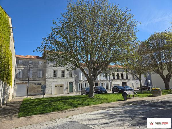 Maison de caractère avec vue. Tonnay charente