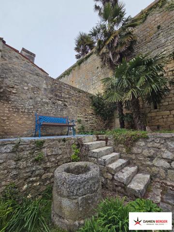 Maison de caractère avec vue. Tonnay charente