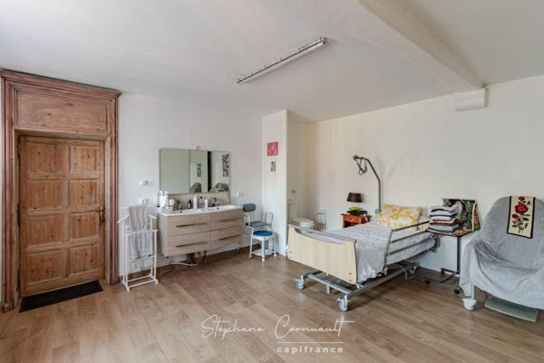 Maison en pierre de 280 m²