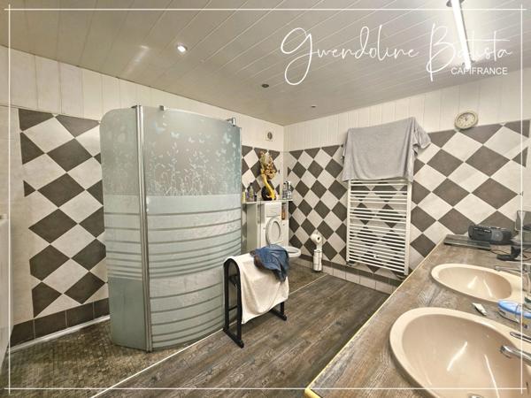 Maison de caractère 215m² - Terrain 860m² - SAINT PIERRE D'EYRAUD (24)