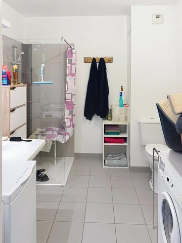 Jolie appartement récent pour senior en place.