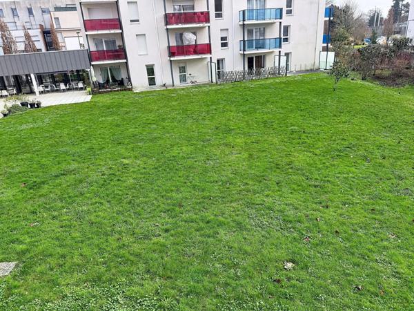 Jolie appartement récent pour senior en place.