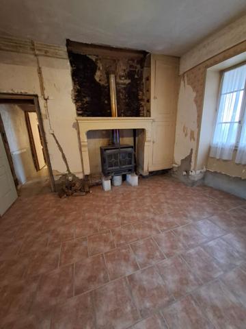 Opportunité Rare : Maison en Pierre à Rénover ? Martigny-le-Comte