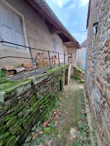 Opportunité Rare : Maison en Pierre à Rénover ? Martigny-le-Comte