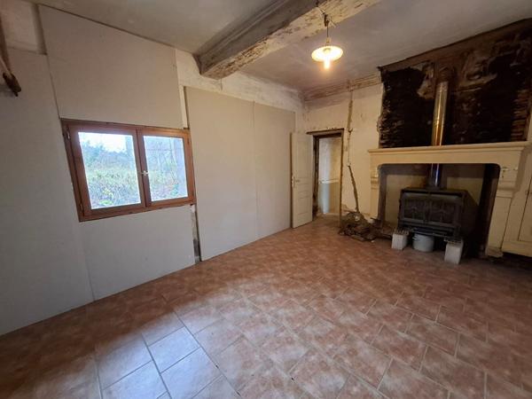 Opportunité Rare : Maison en Pierre à Rénover ? Martigny-le-Comte