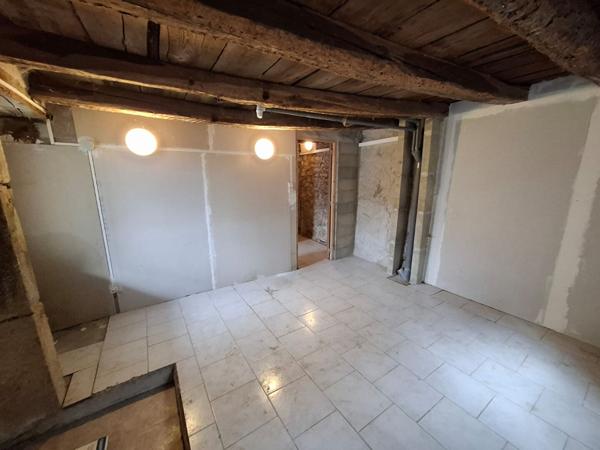 Opportunité Rare : Maison en Pierre à Rénover ? Martigny-le-Comte