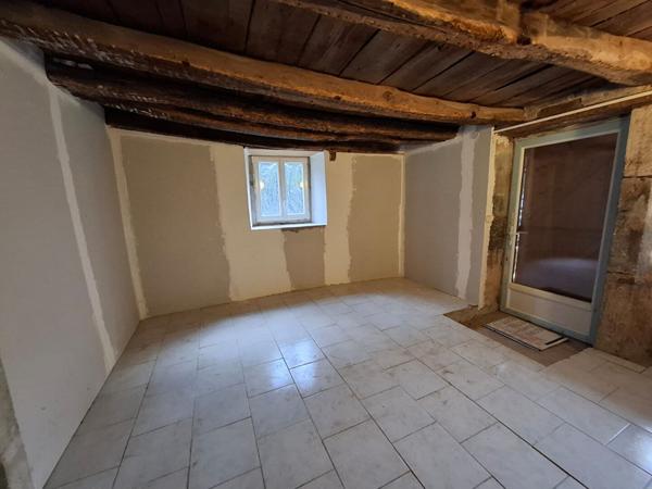 Opportunité Rare : Maison en Pierre à Rénover ? Martigny-le-Comte