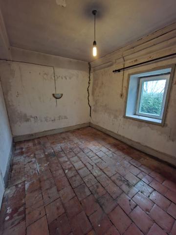 Opportunité Rare : Maison en Pierre à Rénover ? Martigny-le-Comte