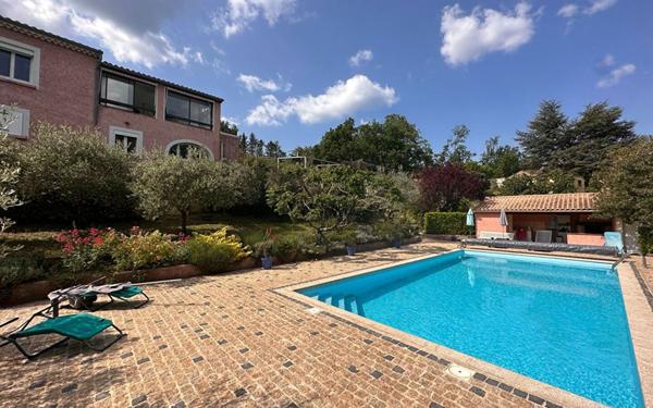 Maison à vendre    8 pièces •  Rosières