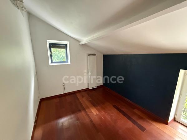 🏡 BAZEMONT 78–Propriété familiale 236 m²| 5 chambres dont 2 suites| Piscine|Véranda 30 m²|Terrain arboré 1 350 m² | Double accès