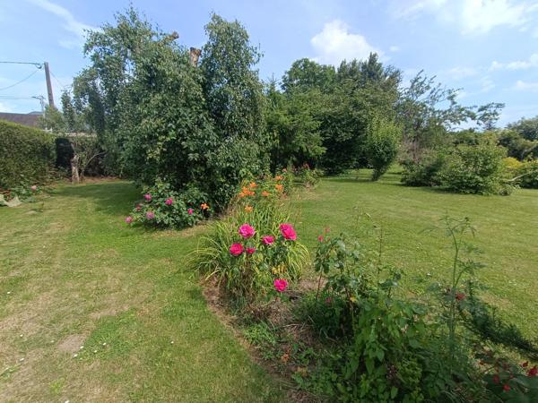Maison en pierre avec 4 chambres, garage camping-car et jardin